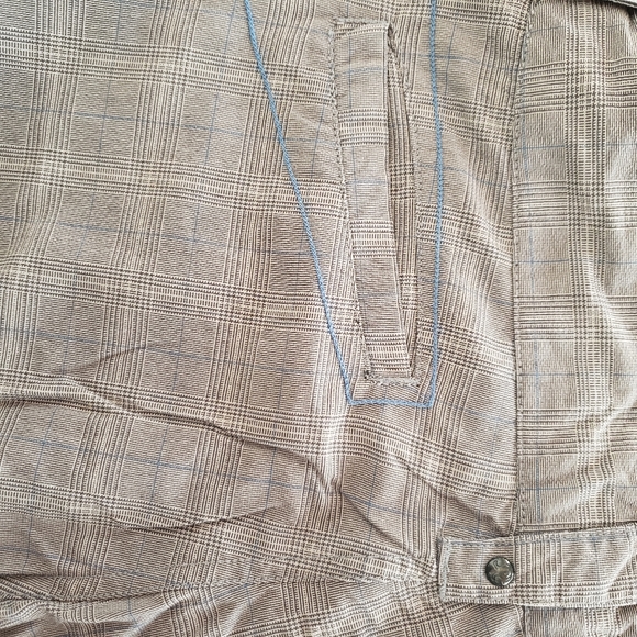 Lululemon – Cargo Shorts Wide Leg Technical Fabric Gray Blue Plaid Light… - Picture 3 of 7